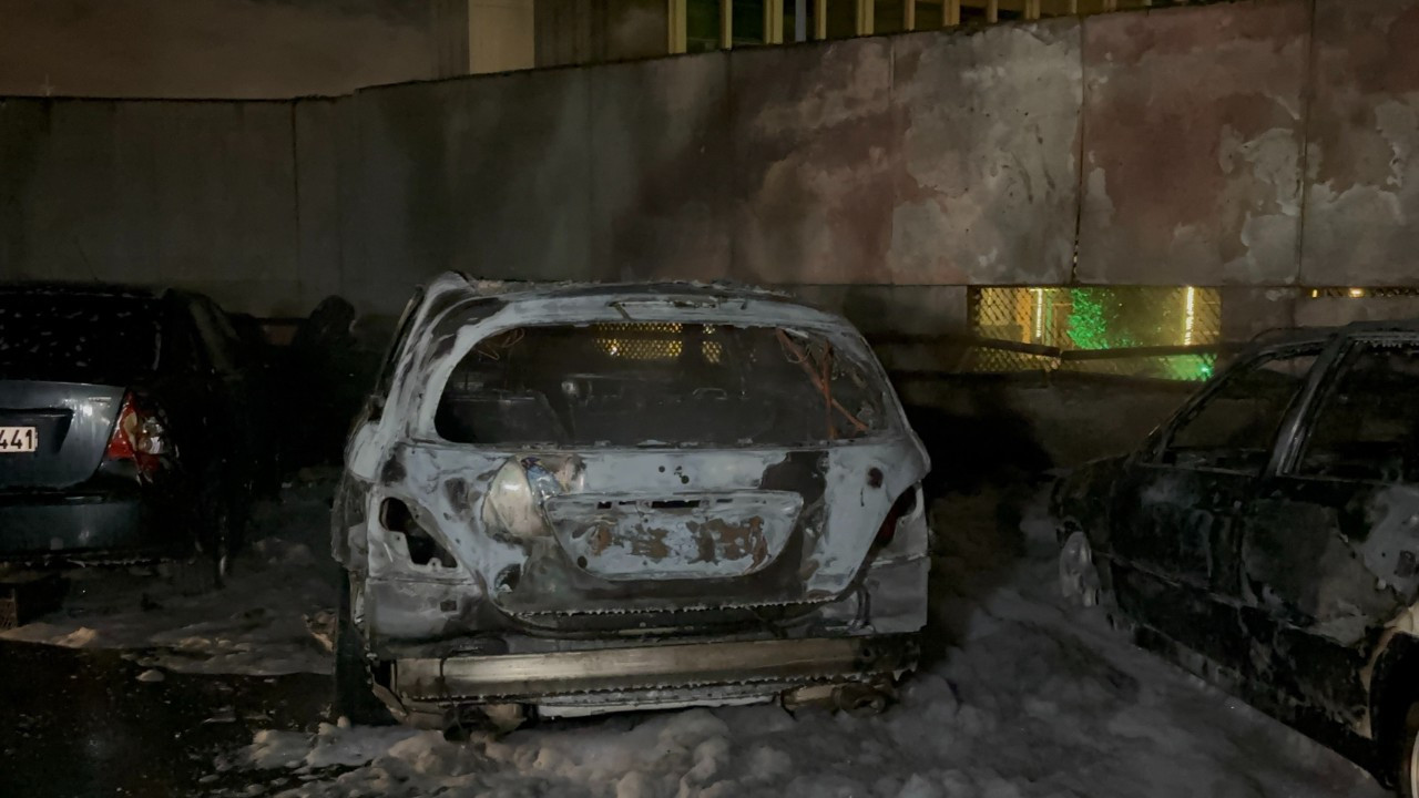 Sarıyer’de 5 araç alevlere teslim oldu! Soruşturma sürüyor