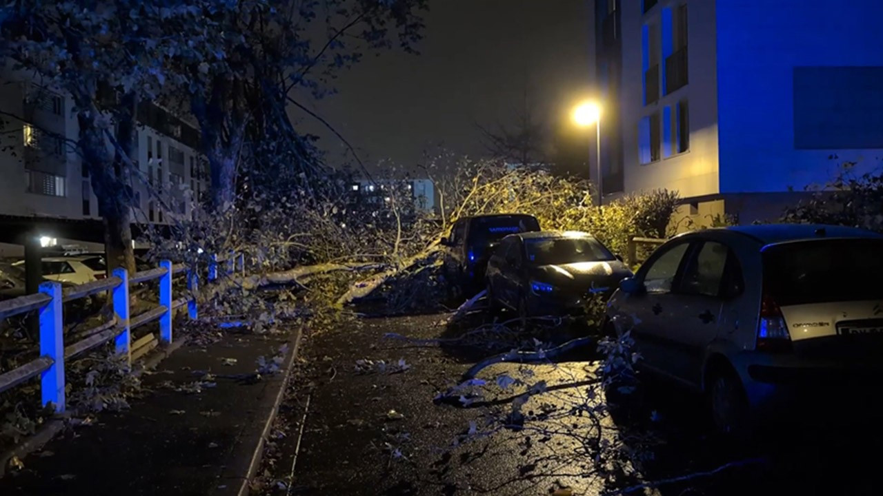 Fransa'da hortum felaketi: 300’den fazla eve zarar verdi
