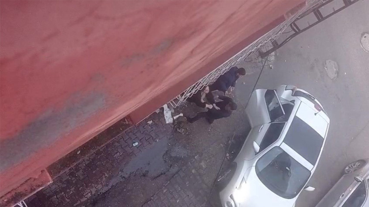 Eski eşine sokak ortasında kabusu yaşattı!