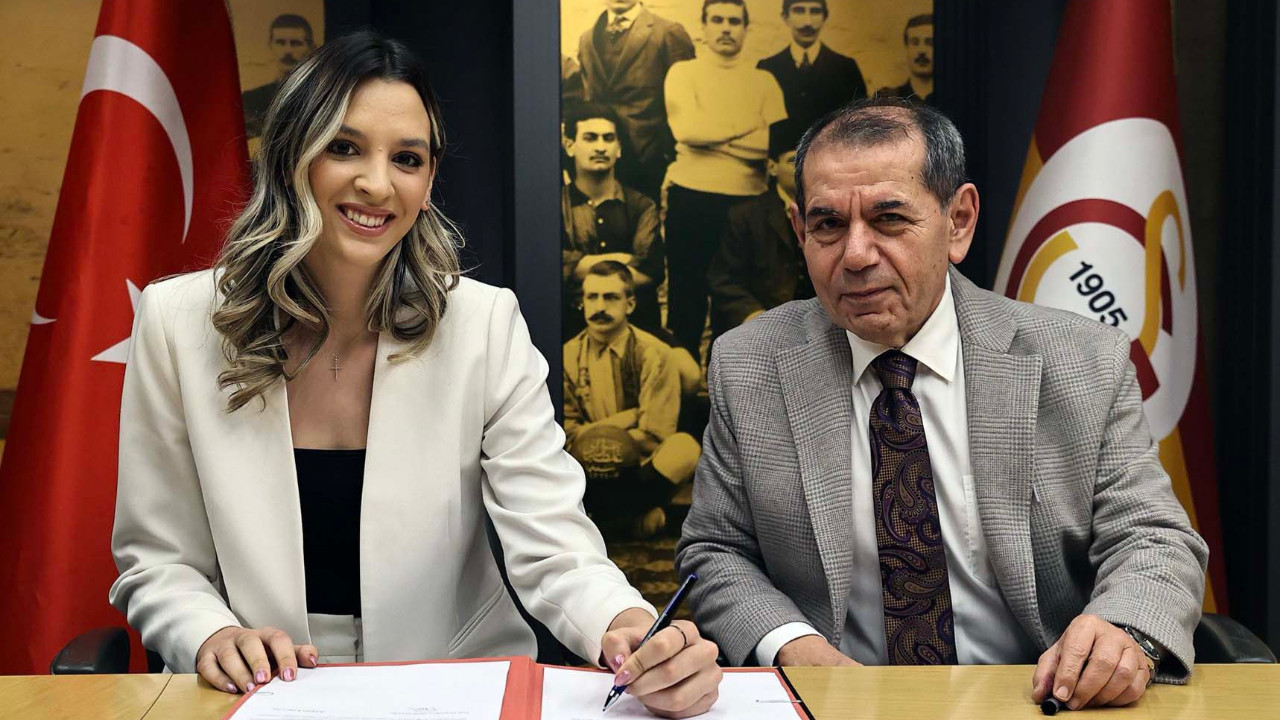 Galatasaray, Alexia Carutasu'nun sözleşmesini uzattı