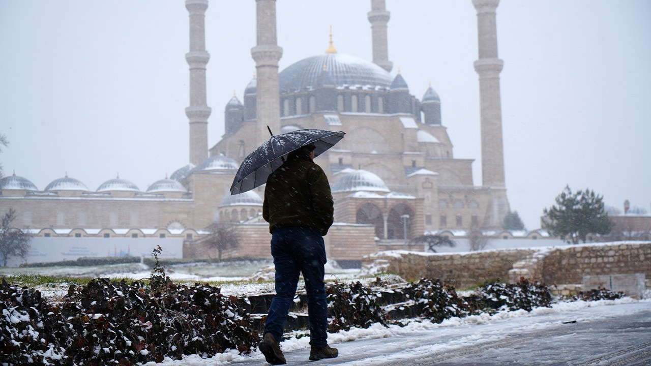 Balkanlardan gelen soğuk hava Edirne'de etkili oldu!