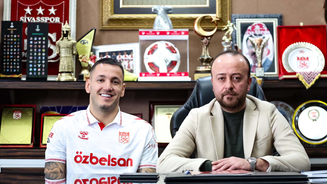 Resmi imzayı attı! Rej Manaj yeniden Sivasspor’da!