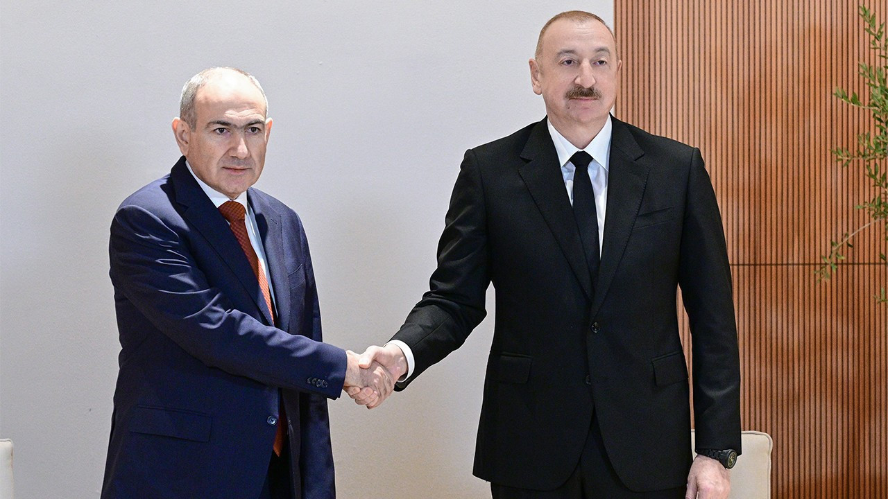 İlham Aliyev ve Nikol Paşinyan Abu Dabi'de görüştü