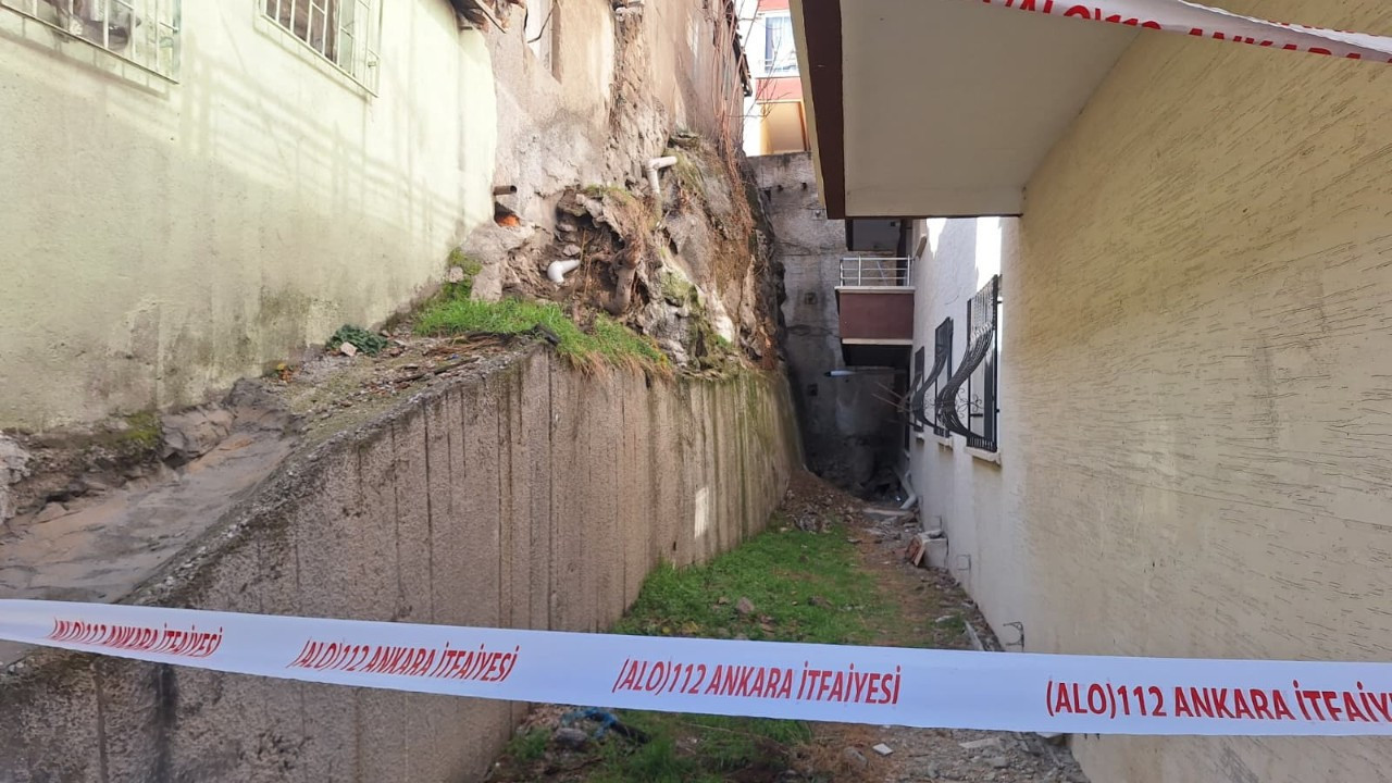 Ankara'da toprak kayması! 2 bina tahliye edildi