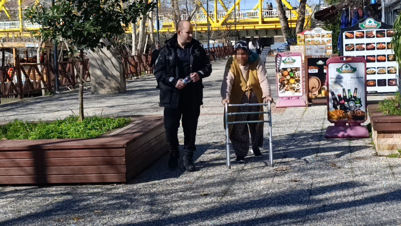 Yaşlı kadın hayatına son vermek istedi, kurtarılınca yalvardı!