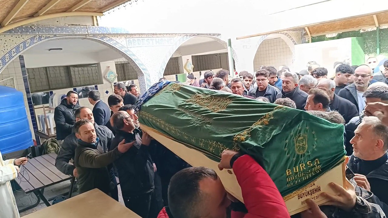 Liseli Rabia okulda kalp krizi geçirerek hayatını kaybetti!