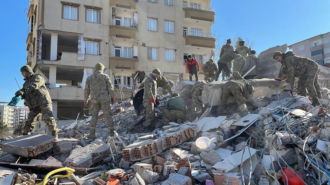 40 bin personel, 57 tabur, 100 tim: MSB sayılarla 6 Şubat depremleri sonrası yardım seferberliğini anlattı