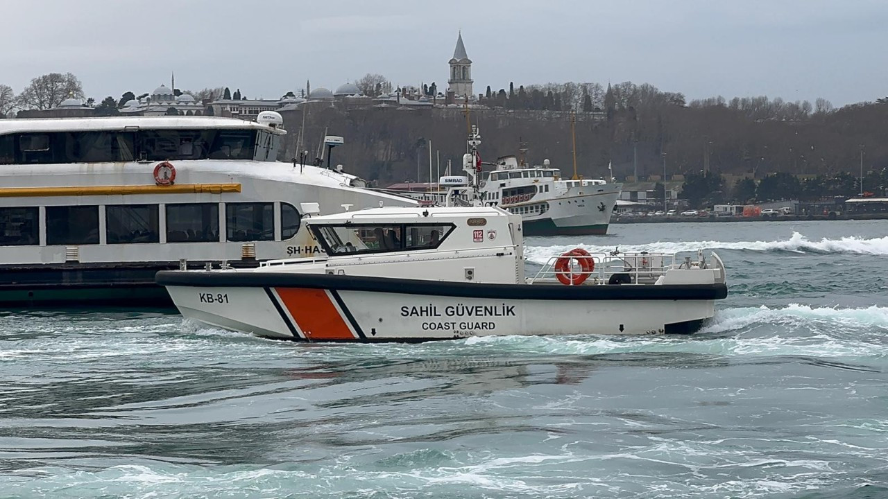 Karaköy İskelesi'nde inanılmaz olay! Kadın cesedi bulundu