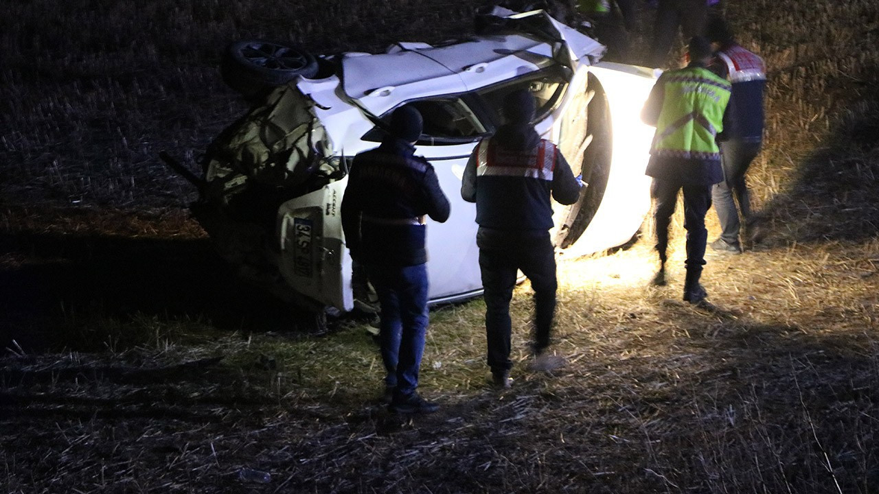 Kayseri’de feci kaza! Otomobil şarampole yuvarlandı: Ölü ve yaralılar var