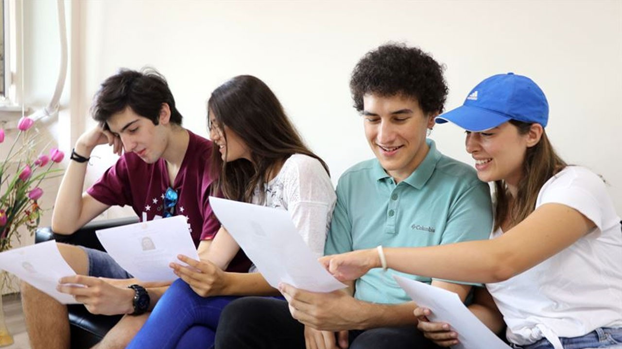 Üniversitelerde zorunlu staj dönemi başlıyor