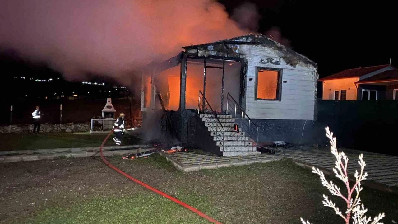 Çorum'da yangında bağ evi küle döndü