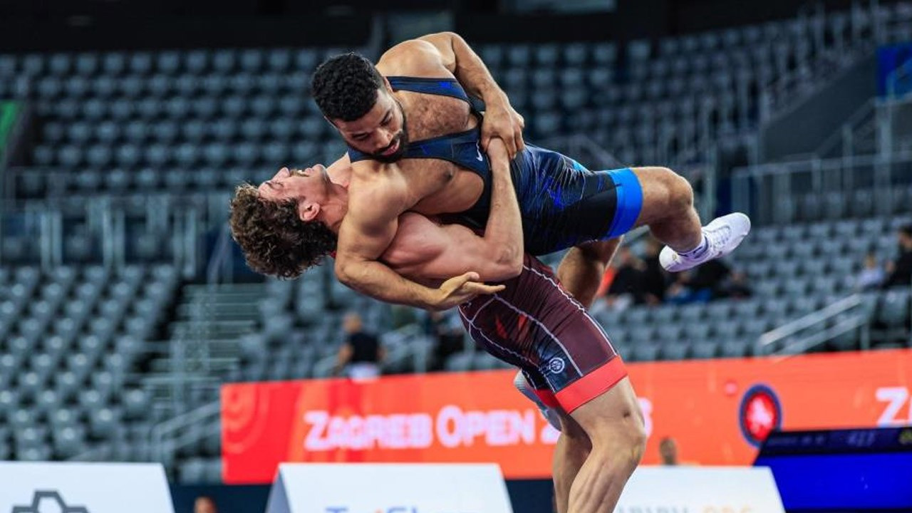 Milli güreşçi Yüksel Sarıçiçek Zagreb'te şampiyon oldu