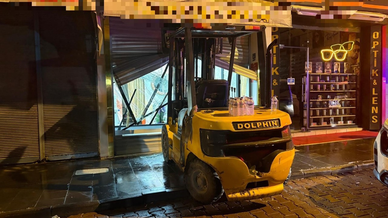 Böyle hırsızlık görülmedi! Kayseri'de Forkliftle kuyumcuya daldı
