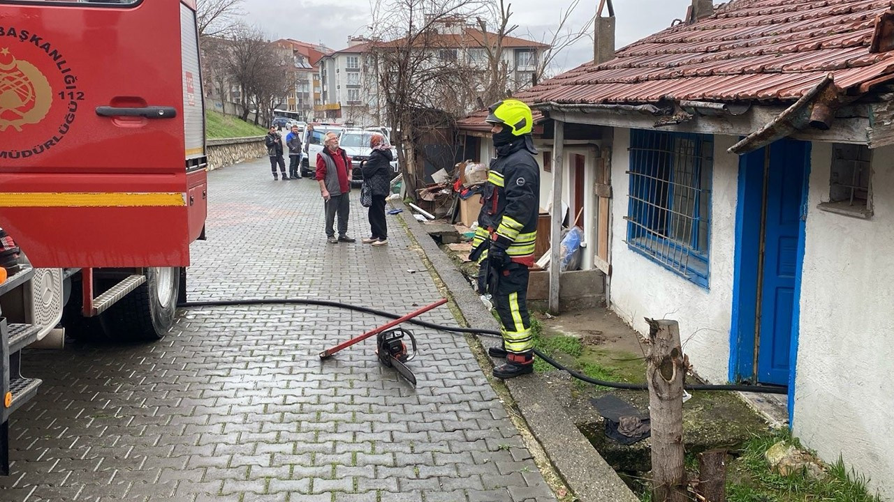 Bolu’da kullanılmayan metruk evde yangın paniği!