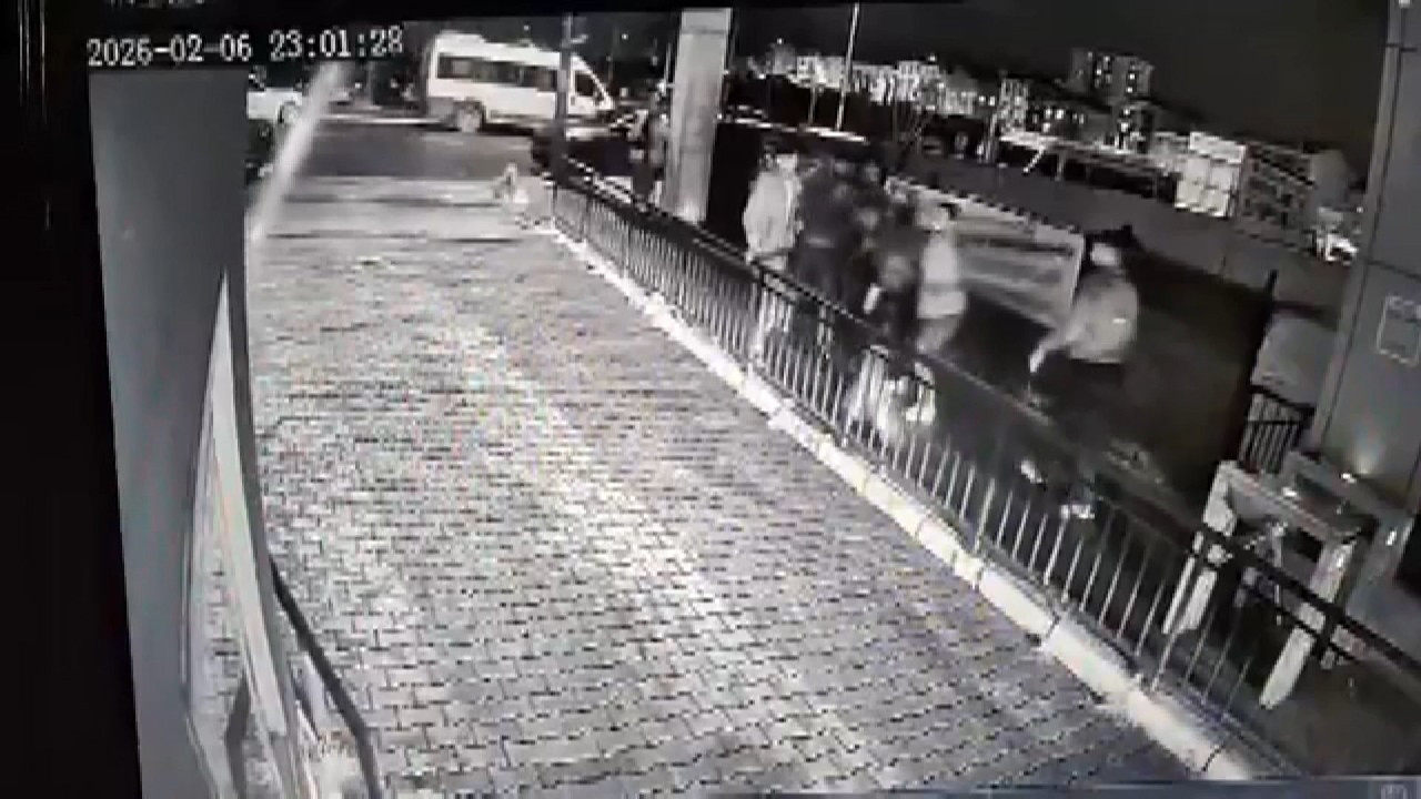 Polis memuru ve eşine pusu! Sokak ortasında darbedildiler