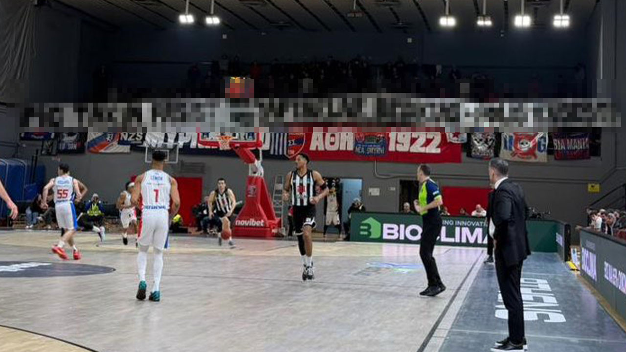 Yunanlılar haddini aştı! Panionios- Beşiktaş maçında skandal pankart! Tepkiler çığ gibi!
