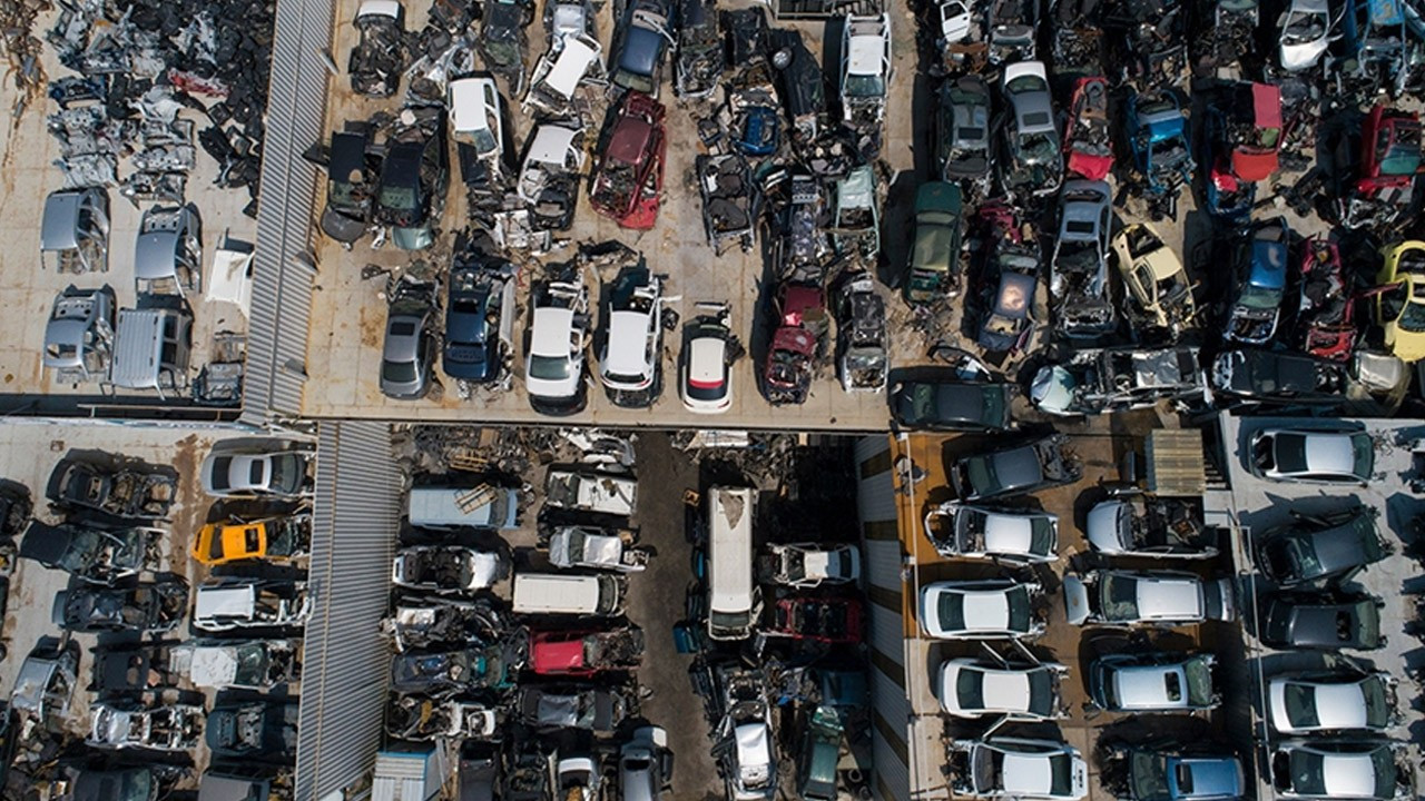 Yedieminlerdeki yüz binlerce araç için kritik adım: Tebliğ iptal edildi, gözler ÖTV'de!