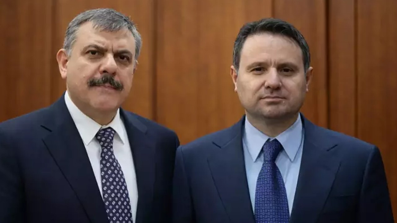 Yeni bakanlara siyasi isimlerden peş peşe tebrik mesajları