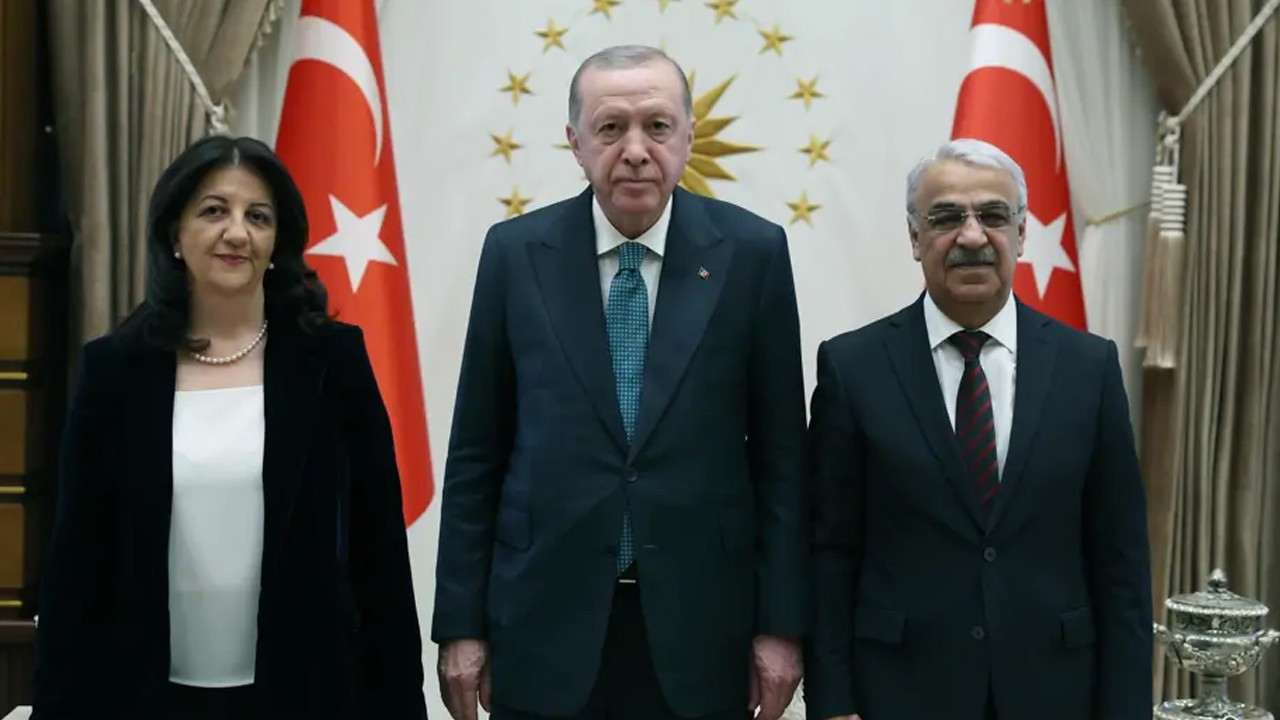 Beştepe'de kritik zirve! Cumhurbaşkanı Erdoğan DEM heyeti ile görüştü