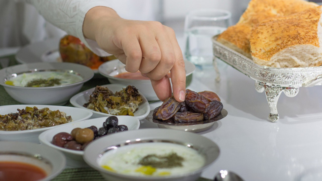 Uzmanından Ramazan uyarısı: İftarda suyu peş peşe …