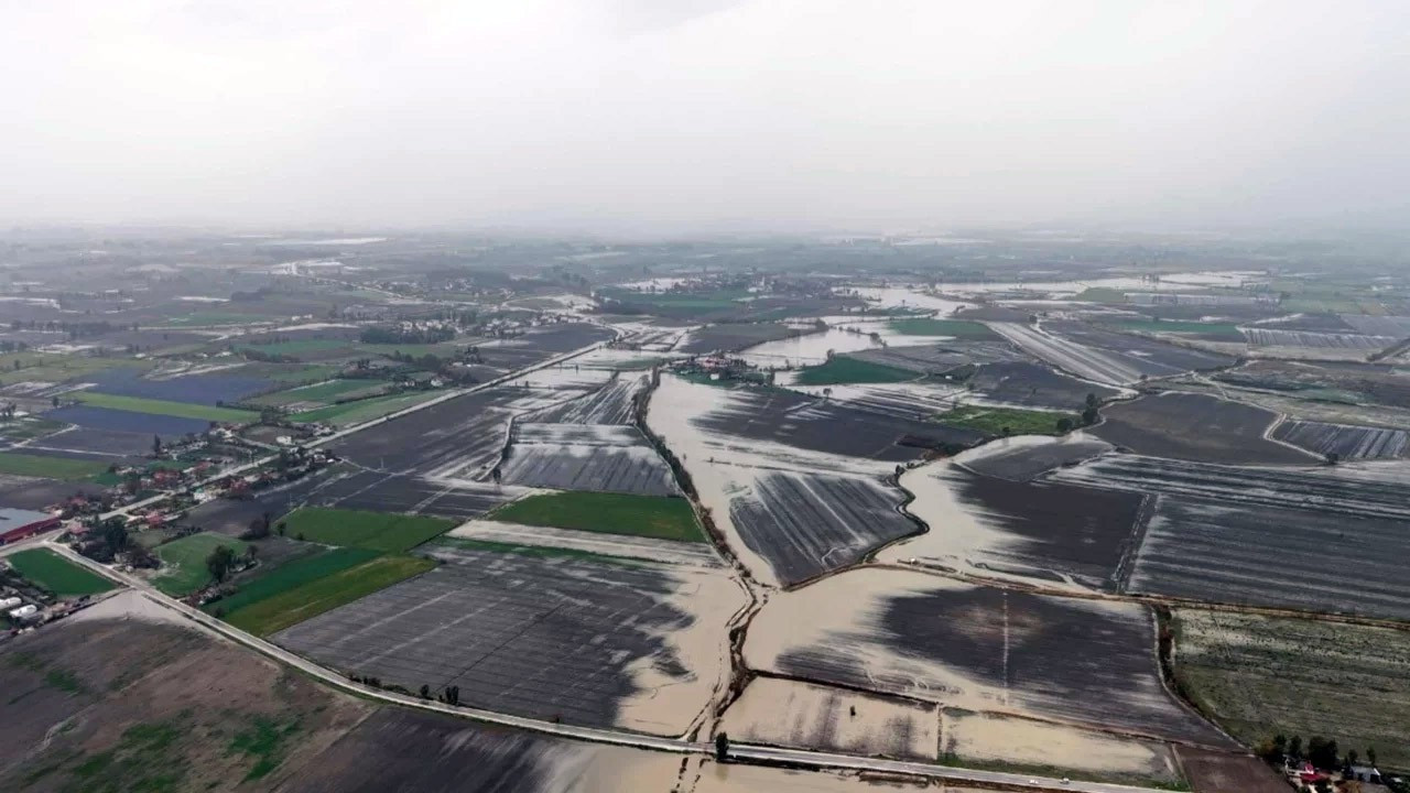 Osmaniye'de sağanak tarım arazilerini vurdu