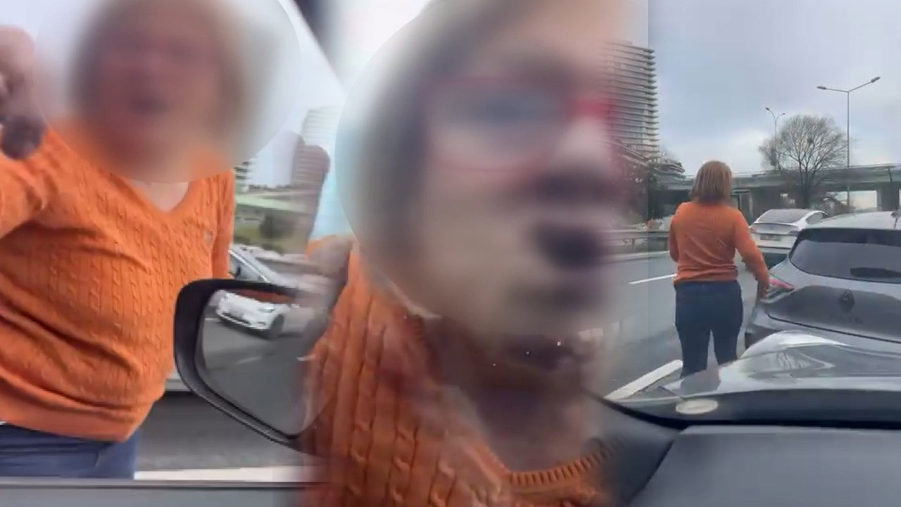 Trafikte maganda dehşeti! Aracın önünü kesip ortalığı karıştırdı... O anlar kamerada