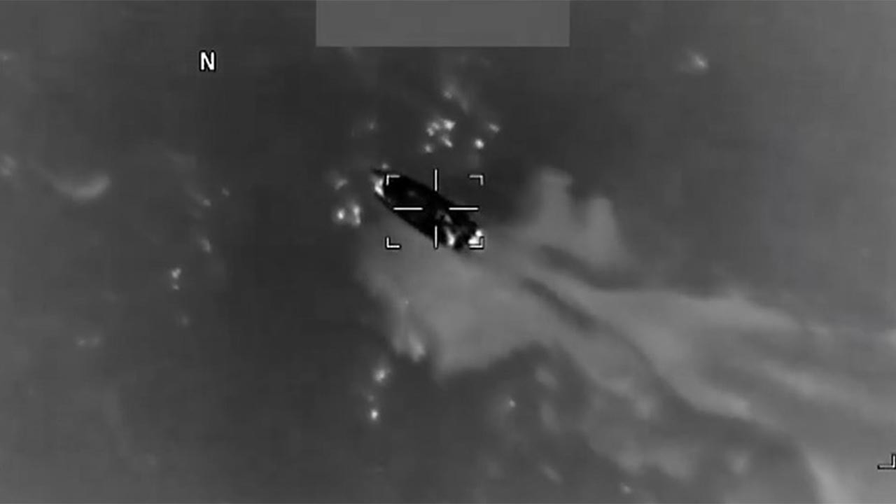 ABD, Karayipler'de bir tekneyi vurdu! SOUTHCOM o görüntüleri paylaştı