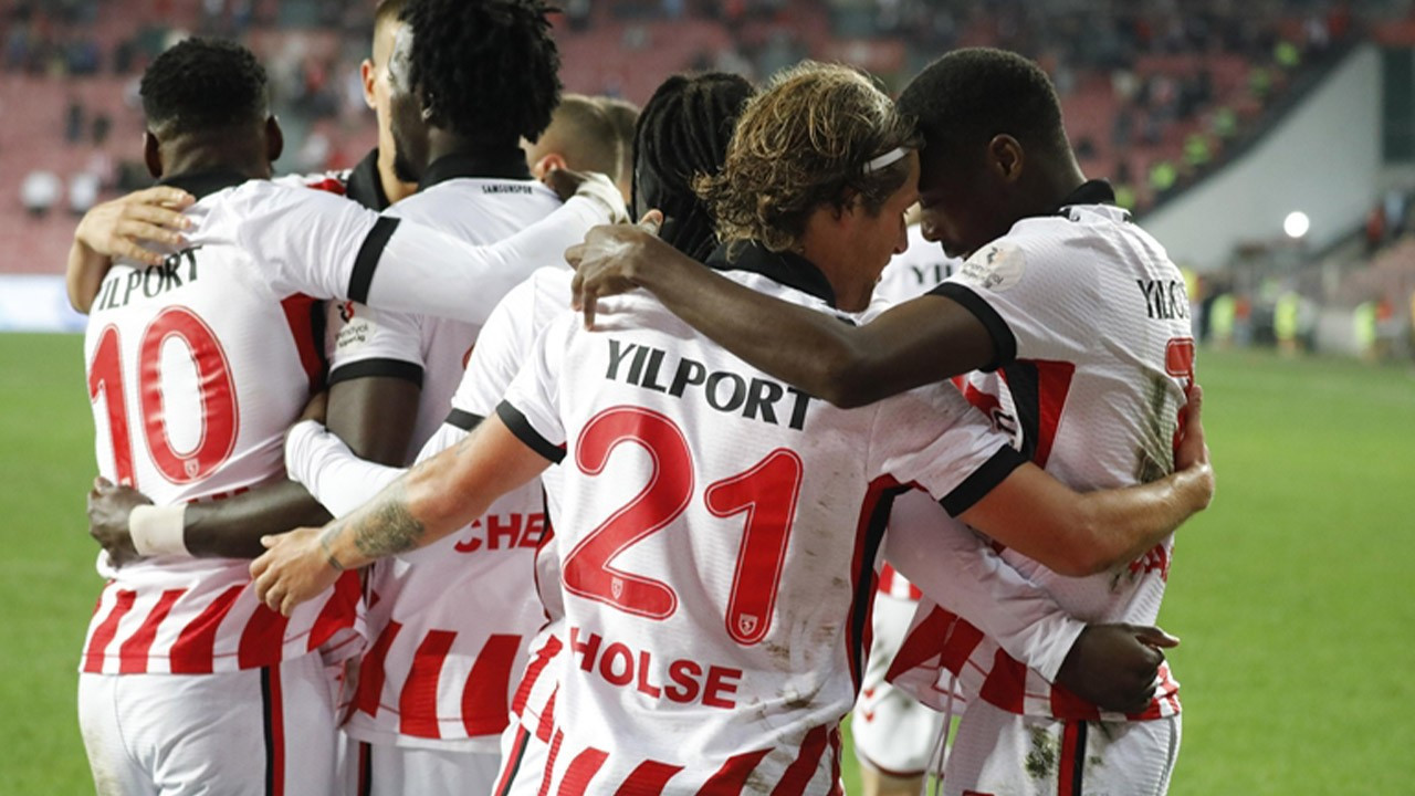 Süper Lig ekibinde flaş gelişme! Teknik direktör ile yollar ayrıldı