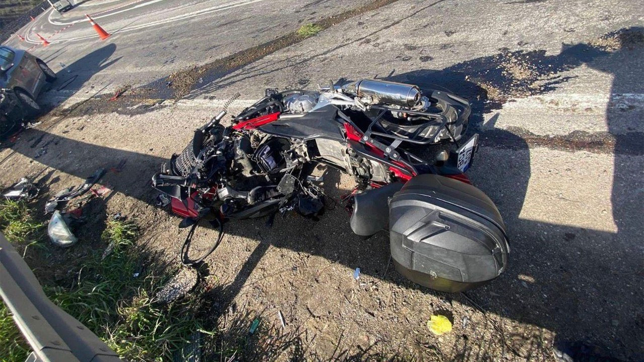 Ölüm böyle geldi: O hata motosiklet sürücüsünü canından etti! O anlar kamerada