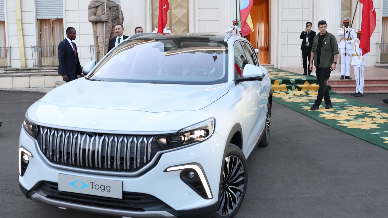 Cumhurbaşkanı Erdoğan, Etiyopya Başbakanı Ahmed Ali'ye Togg hediye etti