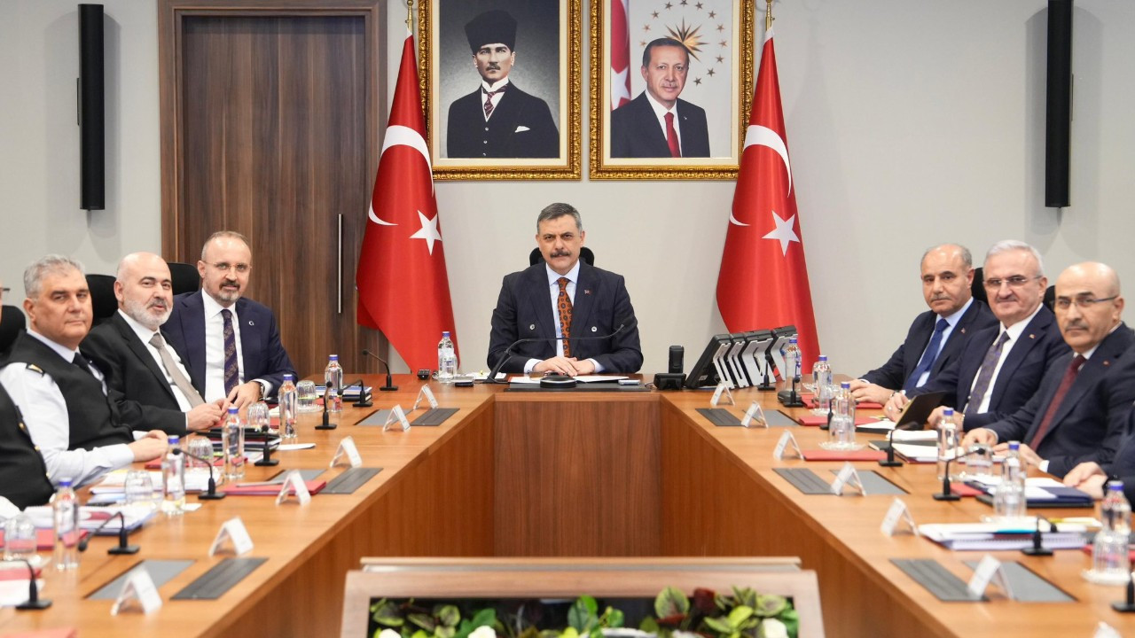 Bakan Çiftçi, birim amirleriyle bir araya geldi