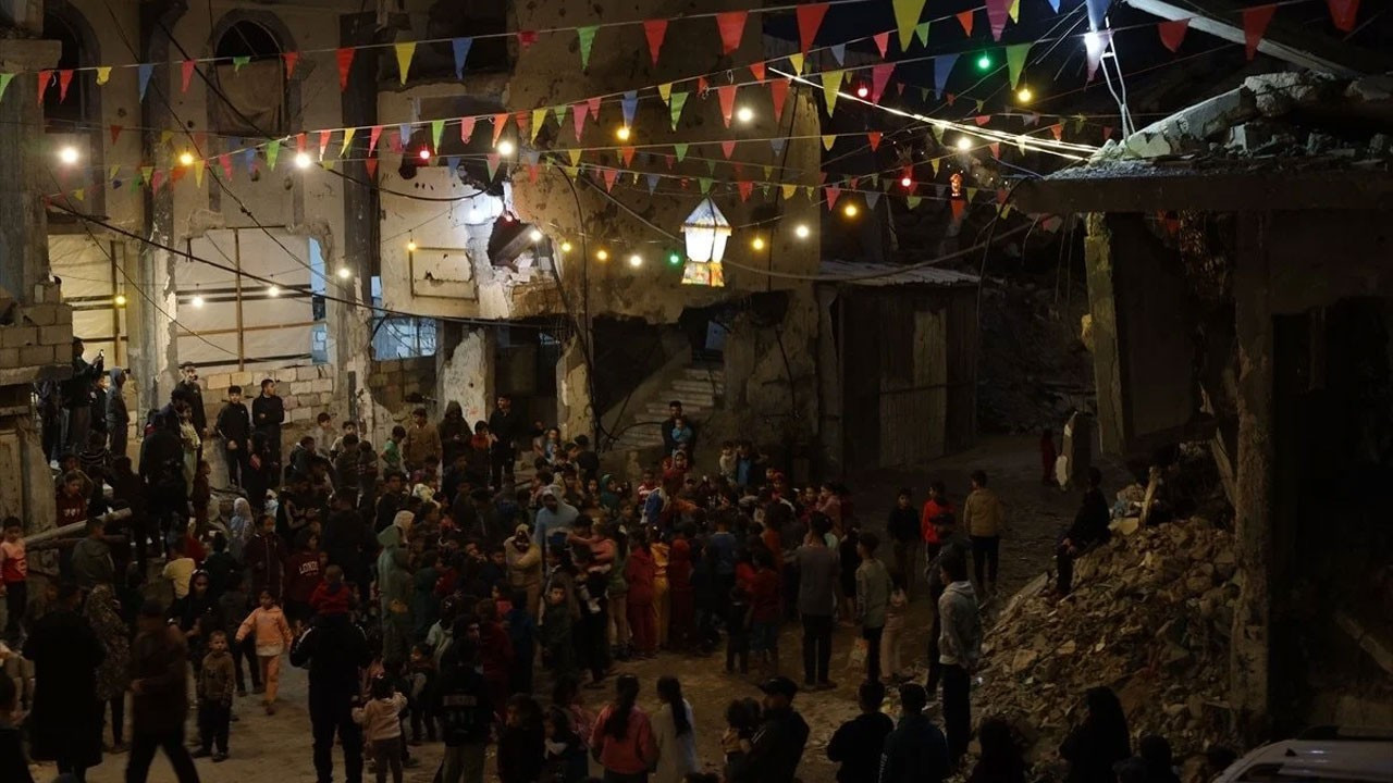 Gazze'de ateşkes sonrası ilk nefes! Patlama sesleri sustu, sahur sofraları kuruldu