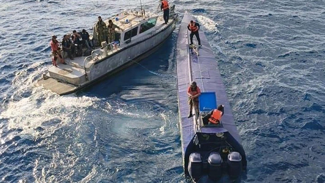 Uyuşturucu taşıyan denizaltı ele geçirildi!