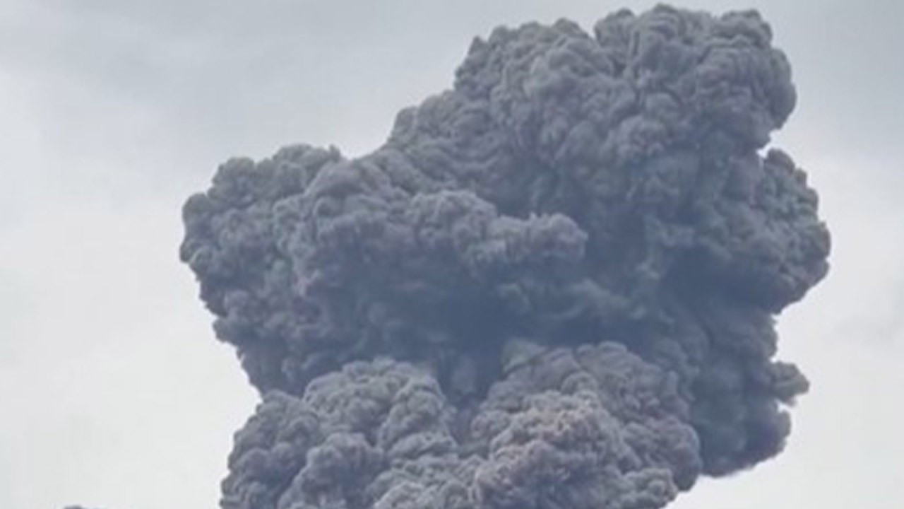 Filipinler'deki Kanlaon Yanardağı'nda patlama meydana geldi