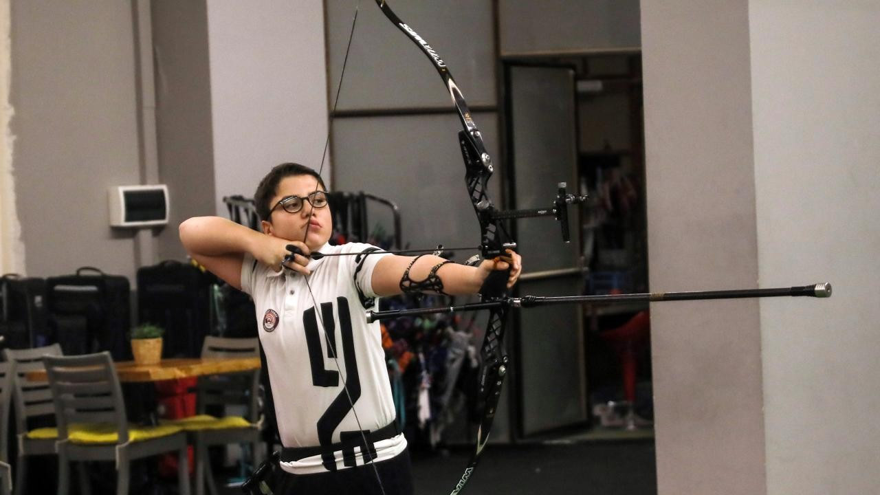 Televizyon dizisinden dünya ikinciliğine: 12 yaşındaki Osman Ataberk okçulukta tarih yazıyor