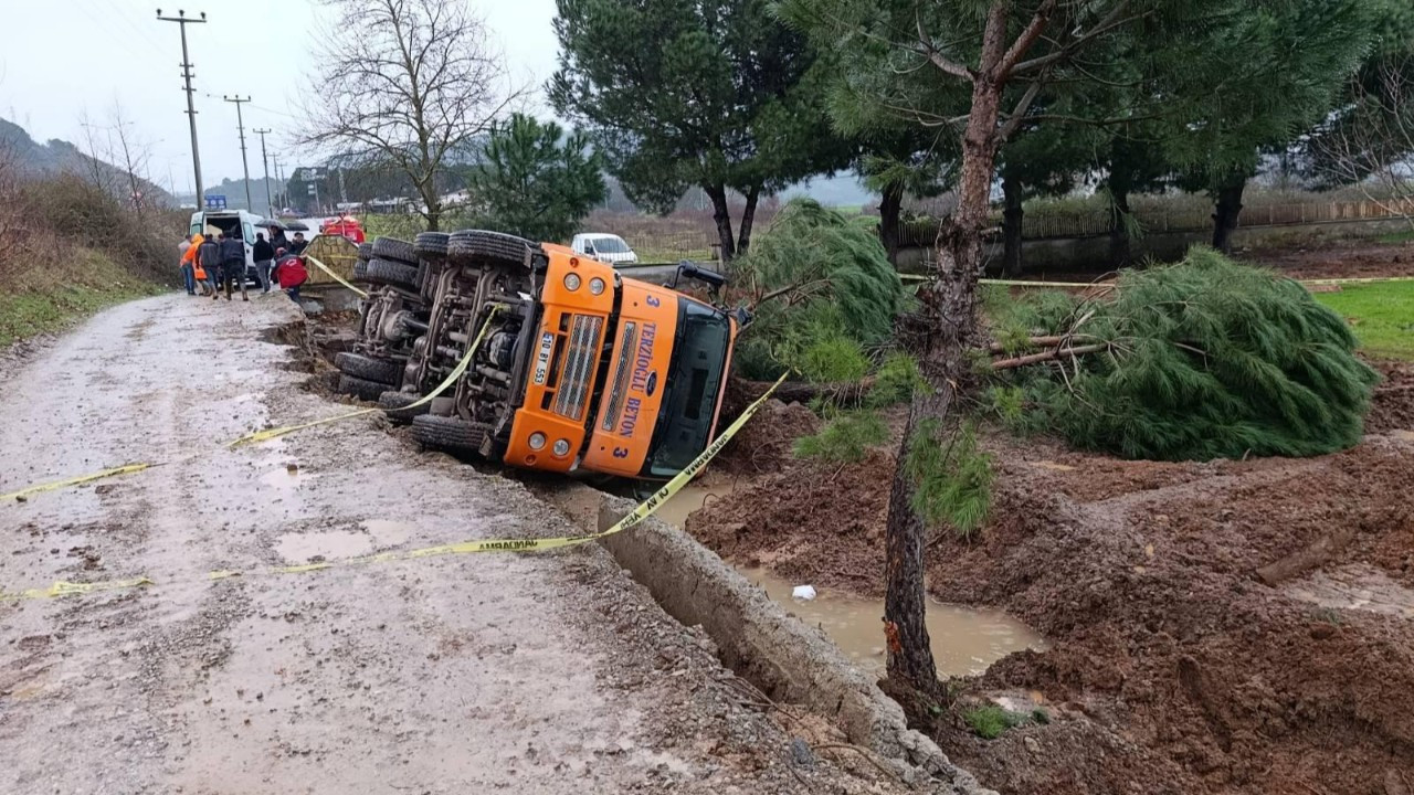Balıkesir'de feci kaza: Beton mikseri can aldı
