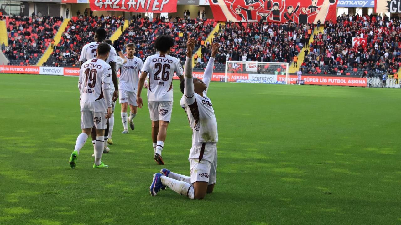 Gaziantep FK ile mücadele eden Trabzonspor 3 puanı 2 dakikada aldı