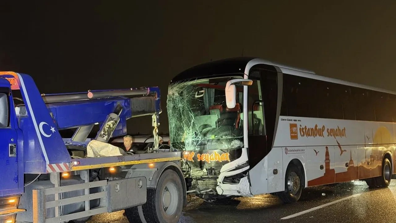 Otoyolda duman faciası! Tam 16 araç birbirine girdi! 'Gelen vurdu, giden vurdu'