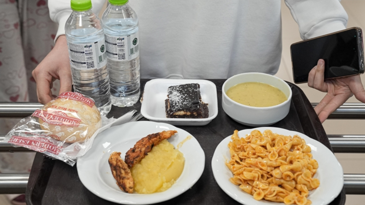 Ankara'da Cebeci Site Kız Öğrenci Yurdu’nda 3 bin 606 öğrenciye özel menü hizmeti