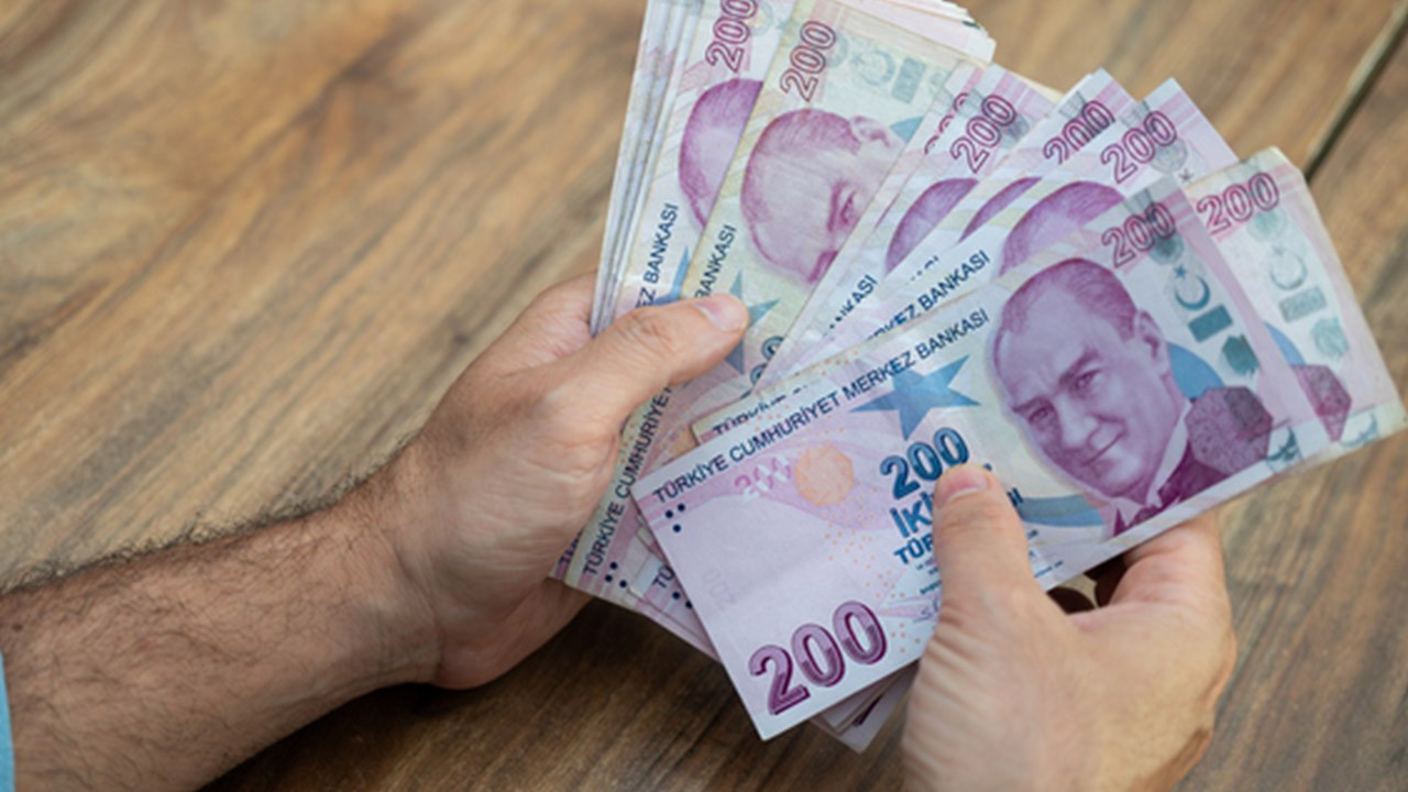 10 ay boyunca PTT'den 23 bin TL maaş gibi ödeme