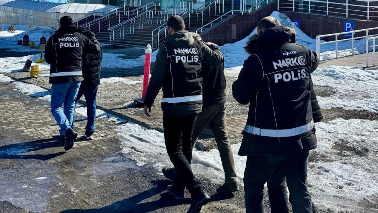 Kars’ta uyuşturucu operasyonu: 3 tutuklama