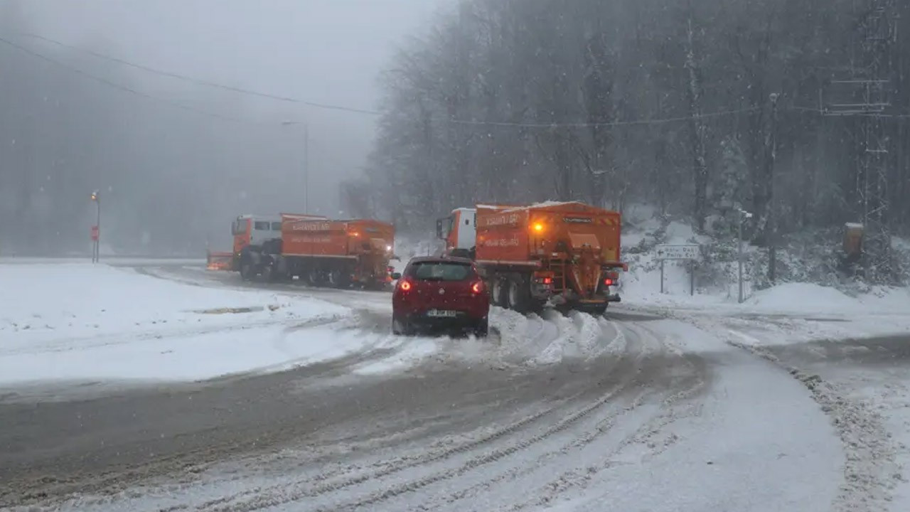 D-100'de beyaz alarm! Bolu Dağı'nda kar yoğunluğu