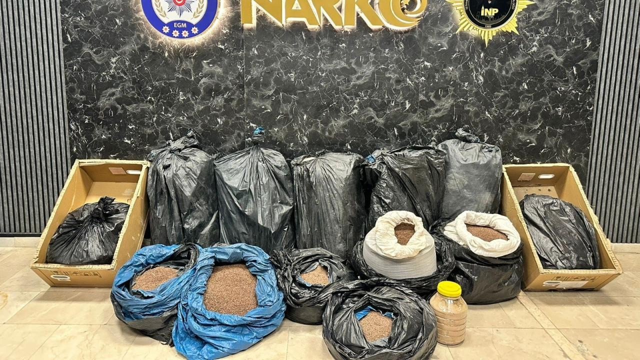 Kahveye emdirip gizlemişler! İstanbul'da zehir tacirlerine operasyon: 374 kilo uyuşturucu ele geçirildi