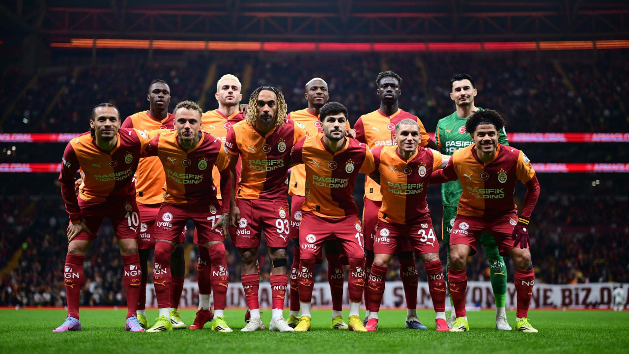Galatasaray’dan yıldız futbolcuya yeni sözleşme! Maaşına dev zam yapılacak!