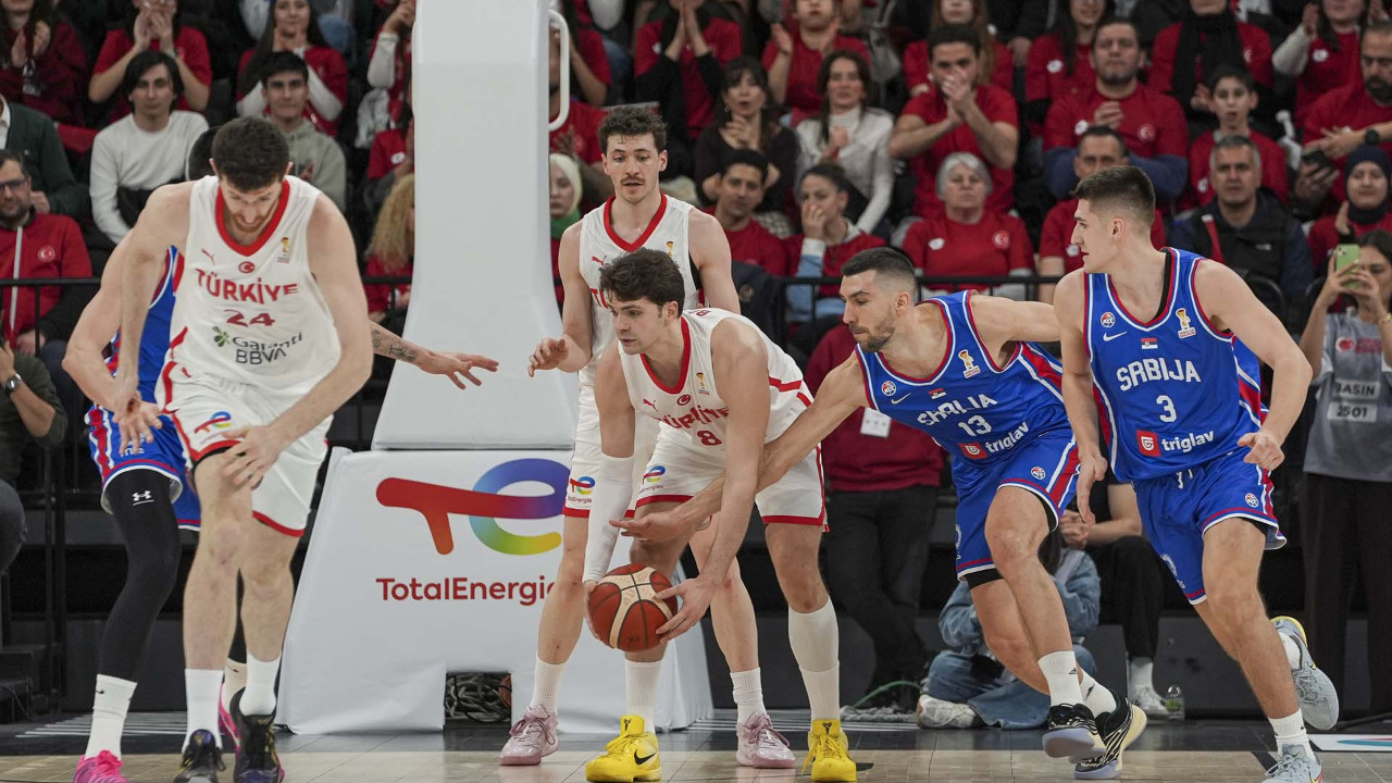 12 Dev Adam’a yan bakılmıyor! Sırbistan’ı üst üste 2. kez devirdik! Dünya Kupası’nda 2.turu garantiledik