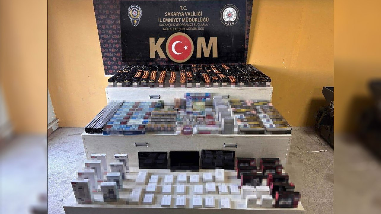 Sakarya’da kaçak sigara operasyonu; 3 kişi gözaltına alındı