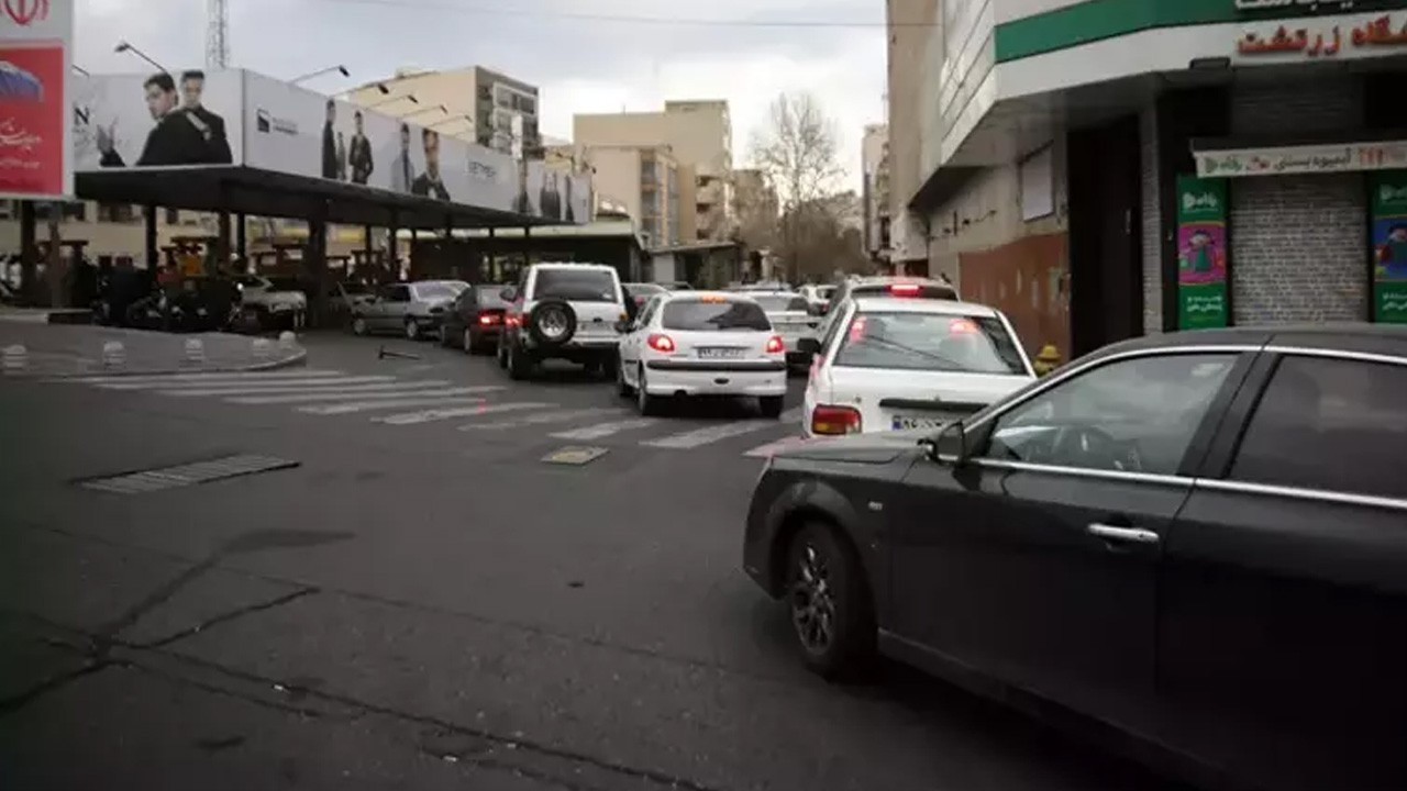 İran'da benzin krizi! Kota düşürüldü, istasyonlar kilit