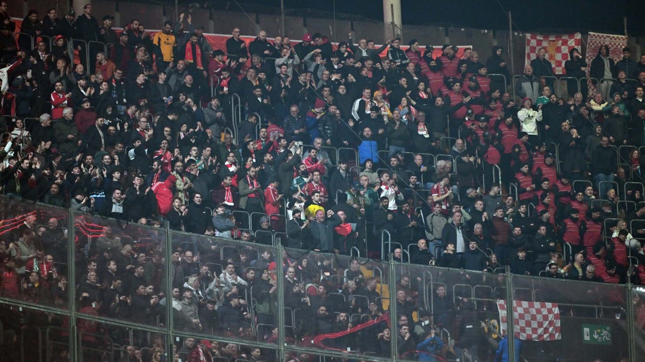 Liverpool taraftarından dikkat çeken Atatürk pankartı!