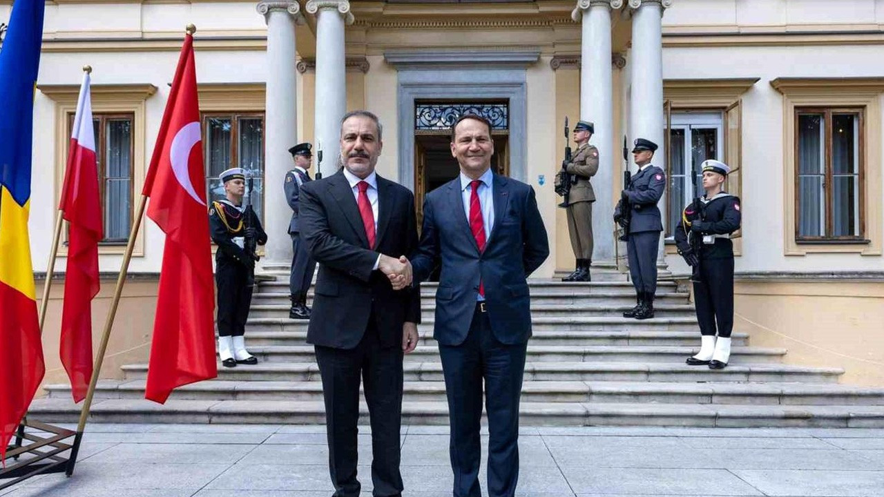 Bakan Fidan, Polonya Başbakan Yardımcısı Sikorski ile görüştü