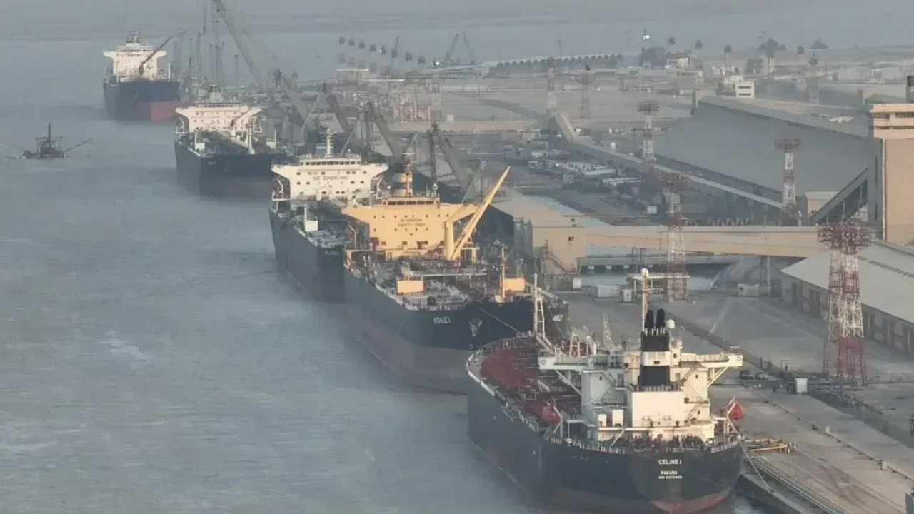 Irak'ta petrol limanları ulaşıma kapatıldı